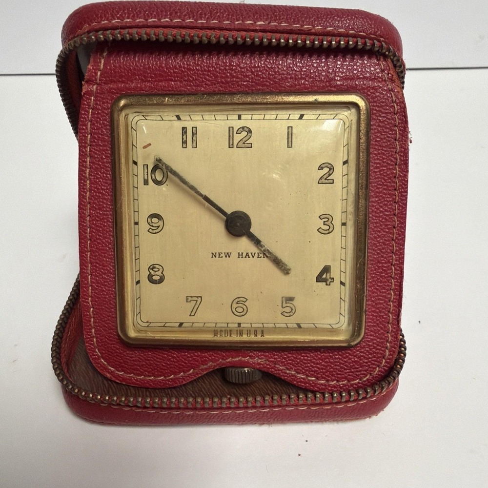 Vintage New Haven Art Deco Traveling Clock Folding‎ Wind Up Works